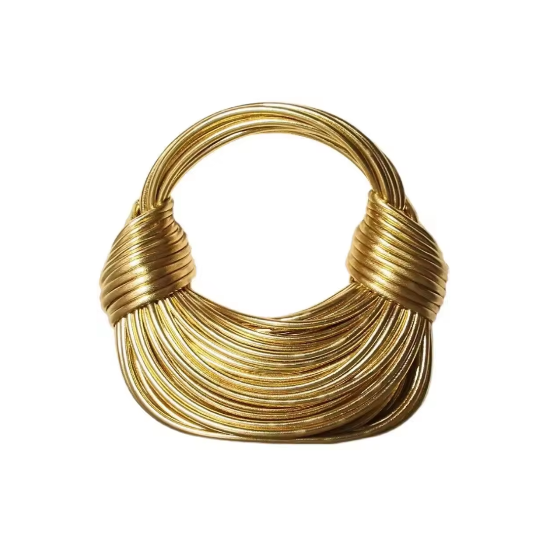Exklusive goldene Clutch für besondere Anlässe
