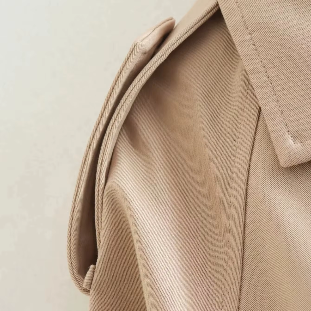 Trendige cropped Trench-Jacke für den Herbst