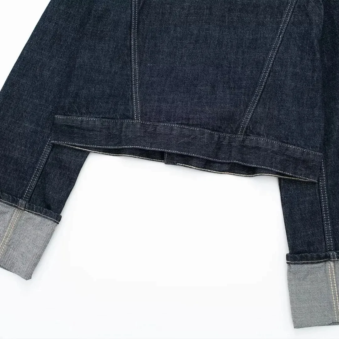 Modischer Streetwear-Look mit Denim-Set aus 100% Baumwolle
