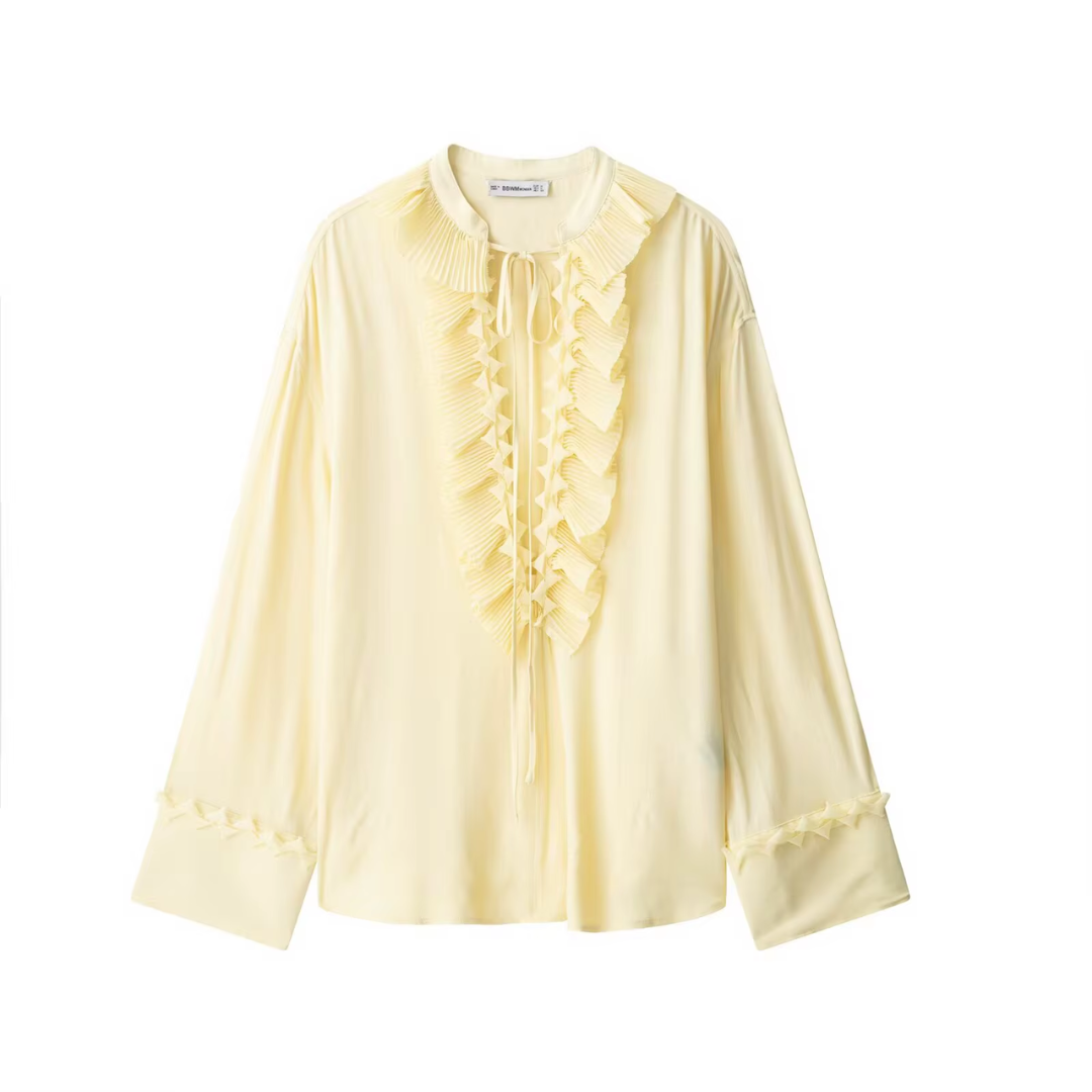 Trendige Damenbluse mit Raffung und Schnürung