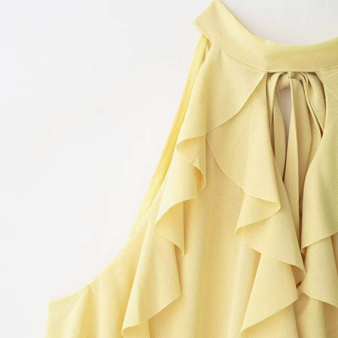Leichtes Sommertop mit Layered Kragen